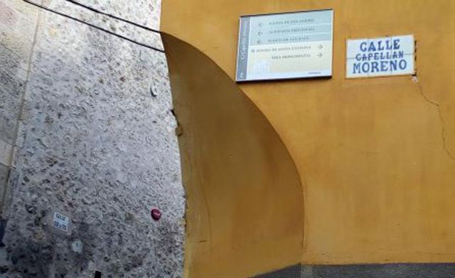 Placa de la calle Capellán Moreno, en Cuenca. / Cadena SER 1516720367 463431 1516720832 sumario normal