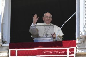 PAPA FRANCISCO ÁNGELUS Plaza de San Pedro Domingo, 10 de julio de 2022