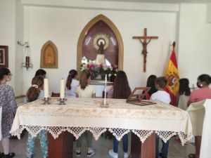 Los niños de Tenerife se reúnen con María durante el mes de mayo