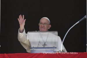 PAPA FRANCISCO ÁNGELUS Plaza de San Pedro Domingo, 18 de septiembre de 2022