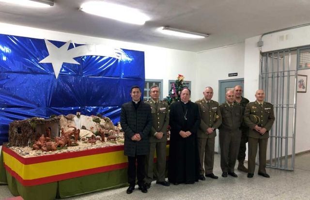 El Arzobispo Castrense visita la Prisión Militar y celebra la Navidad con los internos