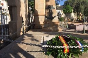 Tenerife rinde homenaje a sus caídos el 2 de Noviembre