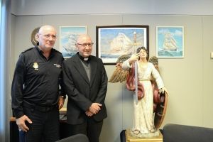 Entrega y bendición de una imagen del Santo Ángel Custodio a la Comisaría de Policía Nacional de San Fernando (Cádiz)