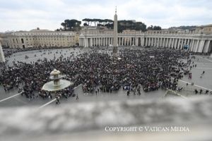 PAPA FRANCISCO ÁNGELUS Plaza de San Pedro Domingo, 19 de febrero de 2023