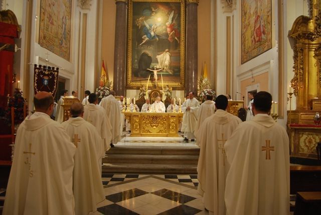 El Arzobispo Castrense preside la misa crismal en la Iglesia Catedral de las Fuerzas Armadas