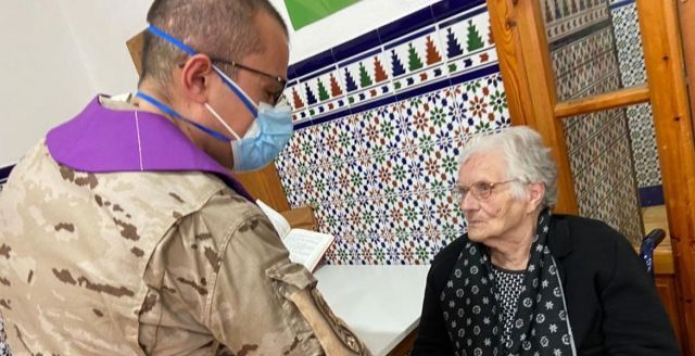 Militares y capellanes castrenses, los que siempre están ahí