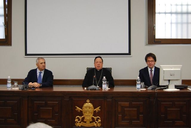 Reunión del Arzobispo con el Órgano Central de Caritas Castrense