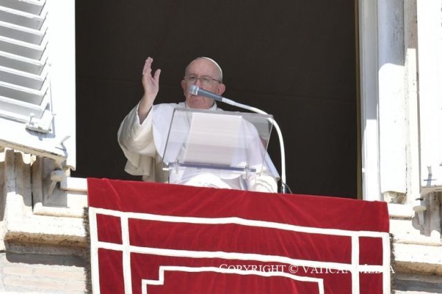 PAPA FRANCISCO ÁNGELUS Plaza de San Pedro Domingo, 16 de octubre de 2022