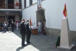 Los legionarios de Tenerife con su Cristo