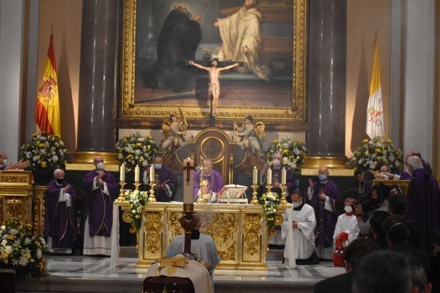 Celebración de Funerales y Misas por el eterno descanso de Don Juan del Río