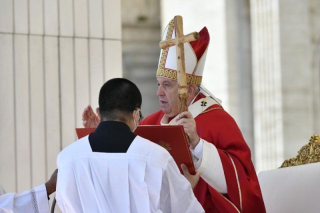 PAPA FRANCISCO ÁNGELUS Plaza de San Pedro Domingo de Ramos en la Pasión del Señor, 10 de abril de 2022