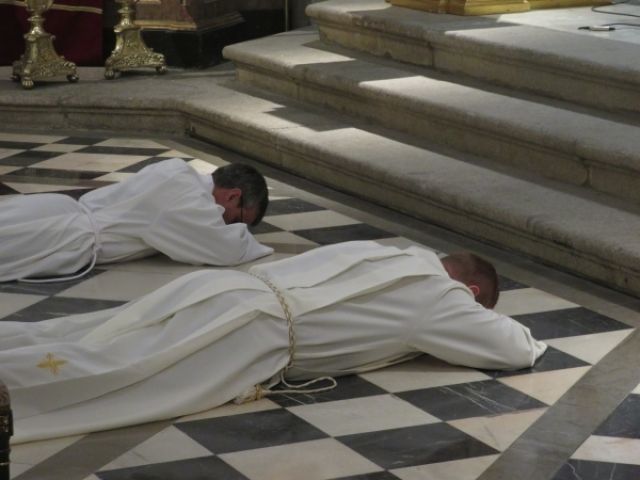 Dos seminaristas castrenses ordenados diáconos