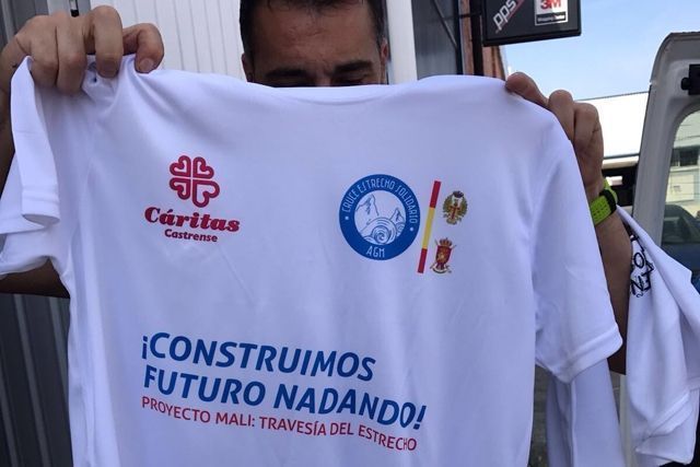 Cáritas Castrense apoya el reto de los alumnos de la Academia General Militar que cruzarán el Estrecho a nado por Malí