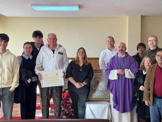 Entrega del cuadro de la Virgen del Perpetuo Socorro a la capilla de la Base Militar Jaime I de Bétera