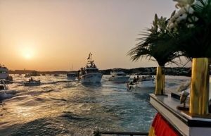 Misa y Procesion Marinera en Mahón (Menorca), en honor a la Virgen del Carmen