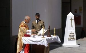 La Hermandad de Caballeros Legionarios de Tenerife festeja a su patrón, el Cristo de la Buena Muerte