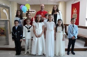 FAMILIAS DE LA COMUNIDAD ESPAÑOLA EN NÁPOLES CELEBRAN PRIMERAS COMUNIONES Y CONFIRMACION