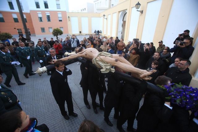 CULTOS Y TRASLADO DE LA COFRADÍA DE LA EXPIRACIÓN de Cádiz