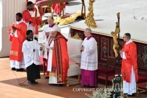 PAPA FRANCISCO ÁNGELUS Plaza de San Pedro Domingo de Ramos, 2 de abril de 2023