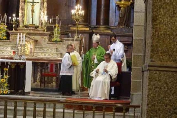 Toma de posesión del nuevo párroco de Ferrol