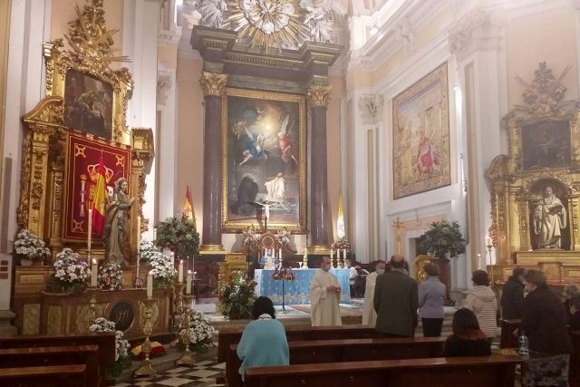 El Arzobispo Castrense cierra el triduo de la Inmaculada en la Iglesia Catedral Castrense.