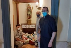 Alimentos recogidos para Cáritas Castrense por el Ala 15 del Ejército del Aire en Zaragoza