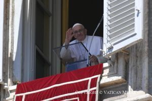 PAPA FRANCISCO ÁNGELUS Plaza de San Pedro Domingo, 14 de agosto de 2021