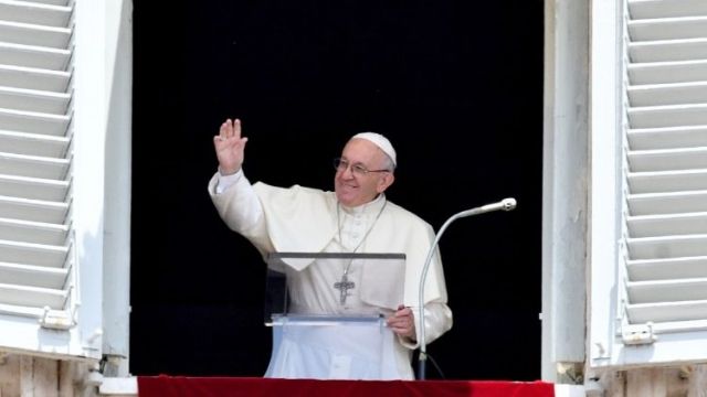 PAPA FRANCISCO ÁNGELUS Plaza de San Pedro Domingo, 17 de octubre de 2021